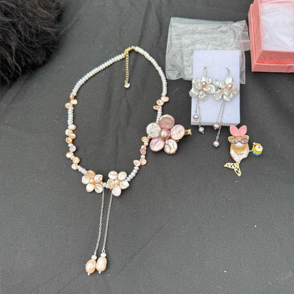 Bigheadfish831 - Floral Pearl Necklace with Pink and Gold Accents